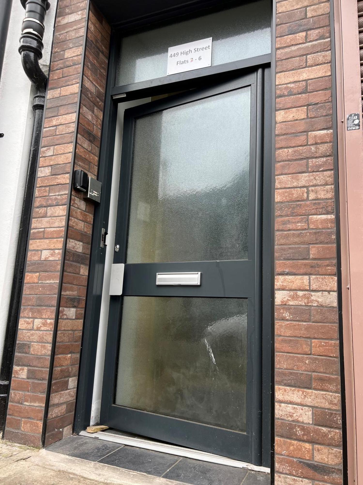 Premium Offer L Last-Minute Escape L Aj Properties L High Street Cheltenham L Parking L Ideal For Short Or Long Stays - Town Centre Apartment, 4 Beds, 1 Bathroom Luaran gambar